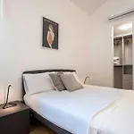 Urban Oasis Near Termini With Patio, Int1b * Rome