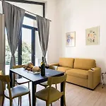 Urban Oasis Near Termini With Patio, Int1b * Rome