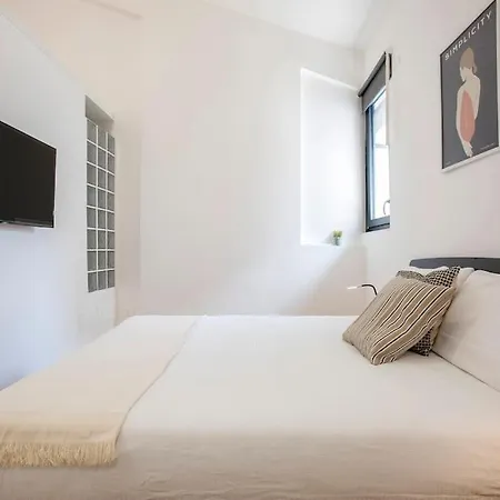 Lejlighed Urban Oasis Near Termini With Patio, Int1b Rom