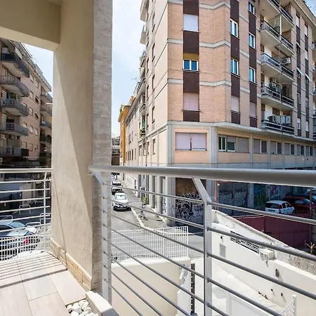 Urban Oasis Near Termini With Patio, Int1b Lägenhet *