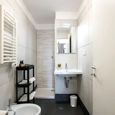 Lejlighed Urban Oasis Near Termini With Patio, Int1b *