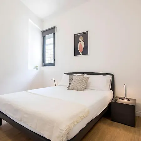 Lejlighed Urban Oasis Near Termini With Patio, Int1b