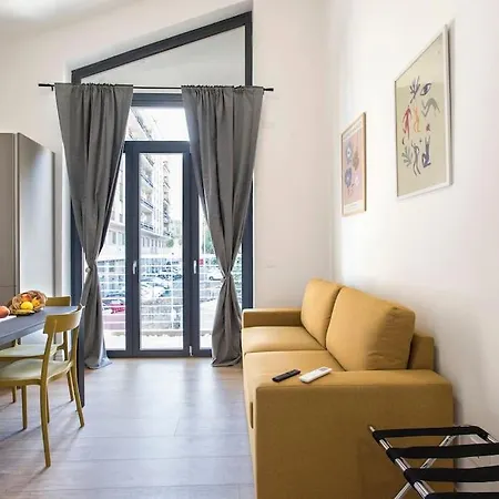 Lejlighed Urban Oasis Near Termini With Patio, Int1b Rom