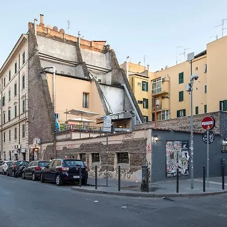 Lejlighed Urban Oasis Near Termini With Patio, Int1b Rom
