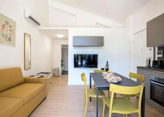 Lägenhet Urban Oasis Near Termini With Patio, Int1b